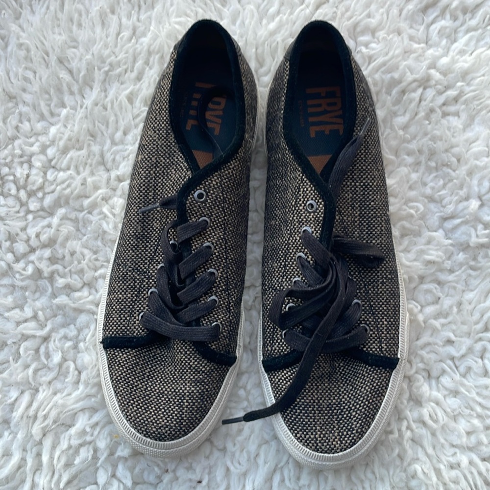 FRYE Women's "Gia" Tweed Canvas Sneaker. Size